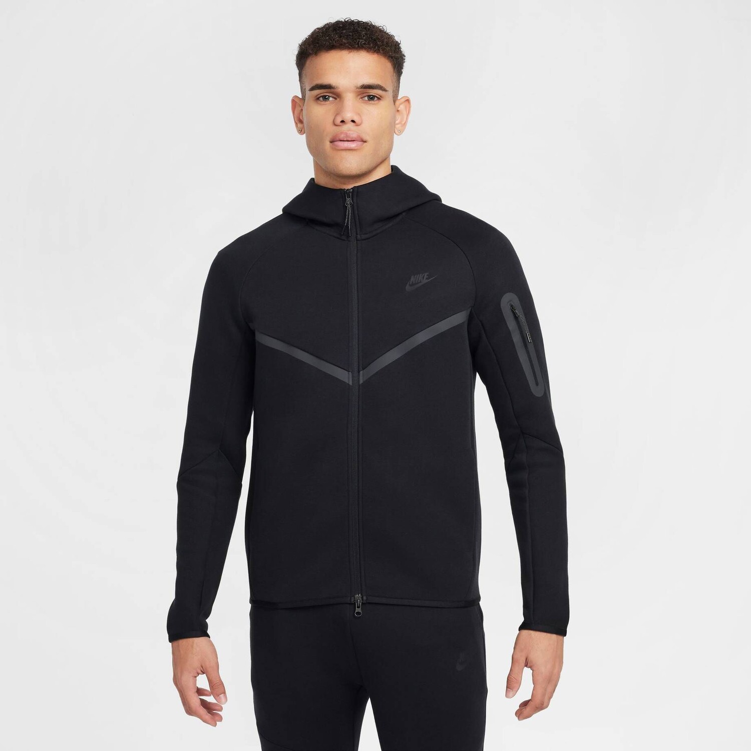 

Толстовка с капюшоном Nike Sportswear, черный