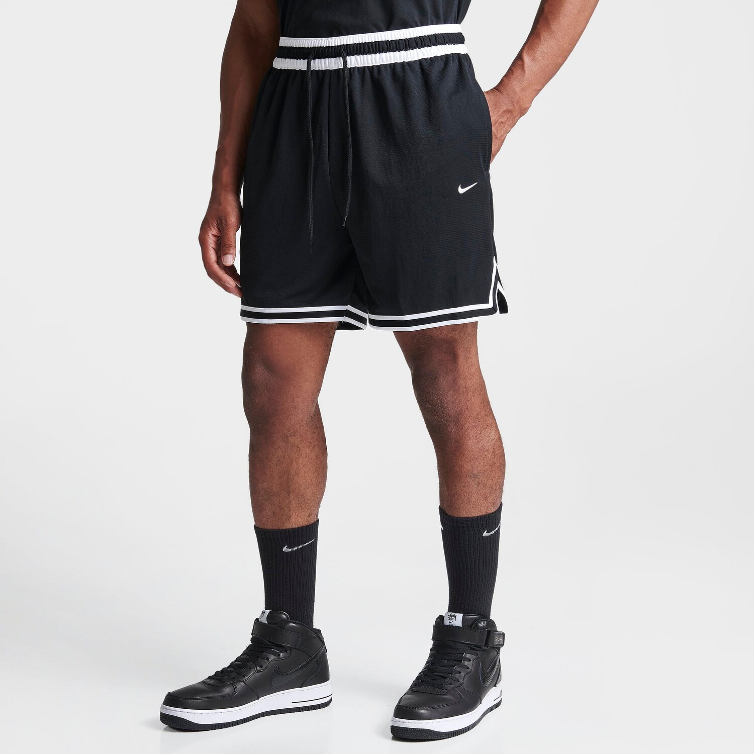 

Мужские баскетбольные шорты Nike Dri-FIT DNA 6 дюймов, черный