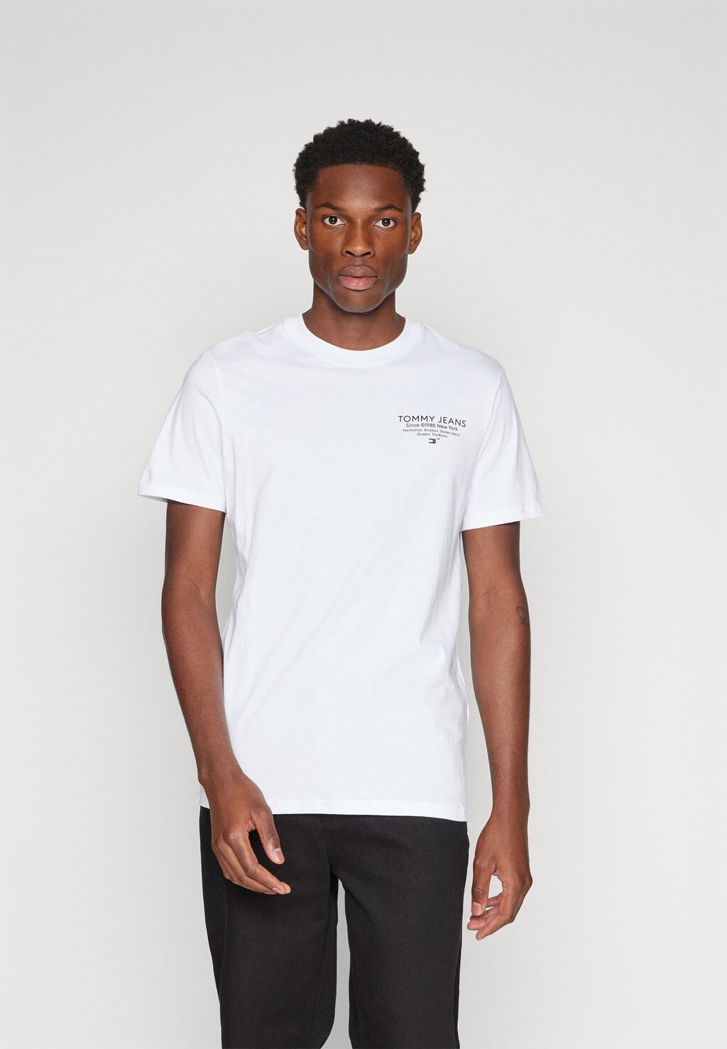 

Футболка с принтом SLIM ESSENTIAL GRAPHIC TEE Tommy Jeans, белая, Белый