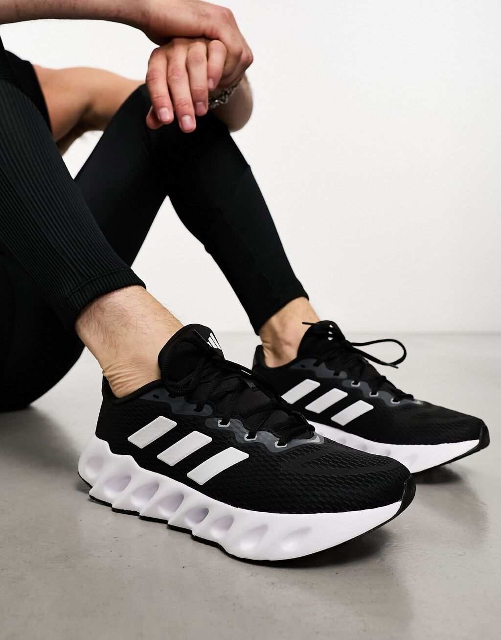 

Черные кроссовки Adidas Running Switch