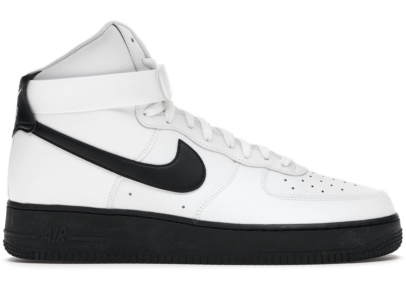 

Кроссовки Nike Air Force 1 High, черный / белый