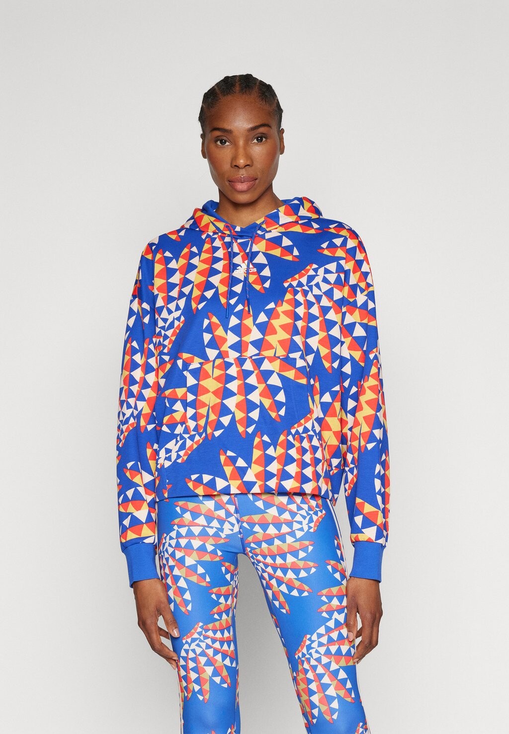 

Толстовка ADIDAS X FARM HOODIE adidas Sportswear, цвет bold blue/bliss orange