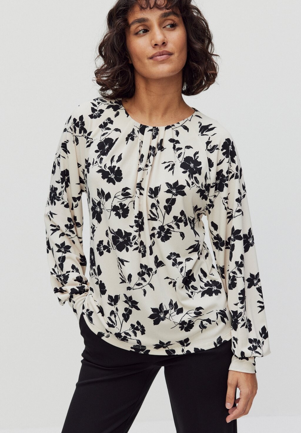 

Блузка Hilda flower jersey STOCKH LM, цвет black klematis