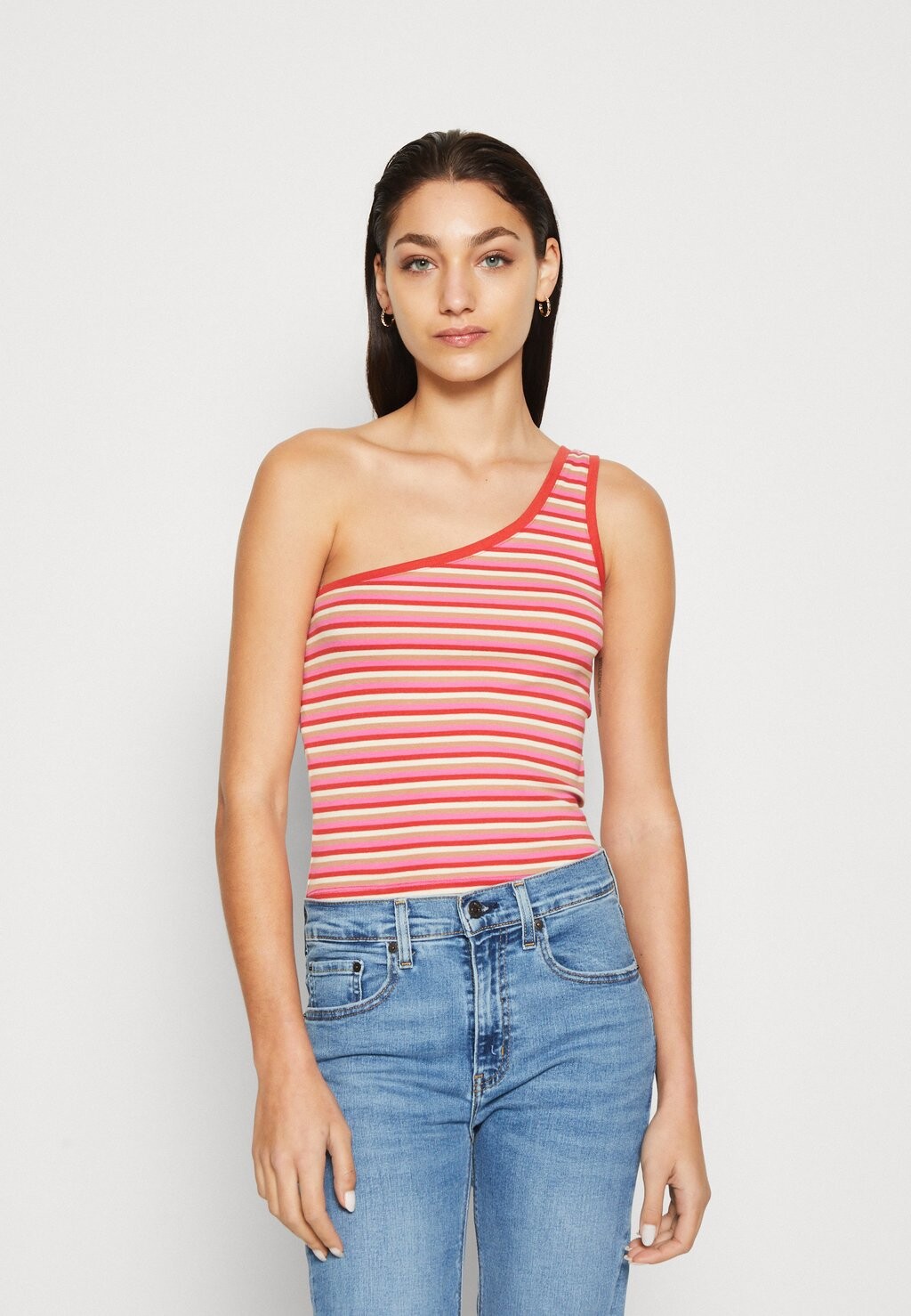 

Топ Cotton On