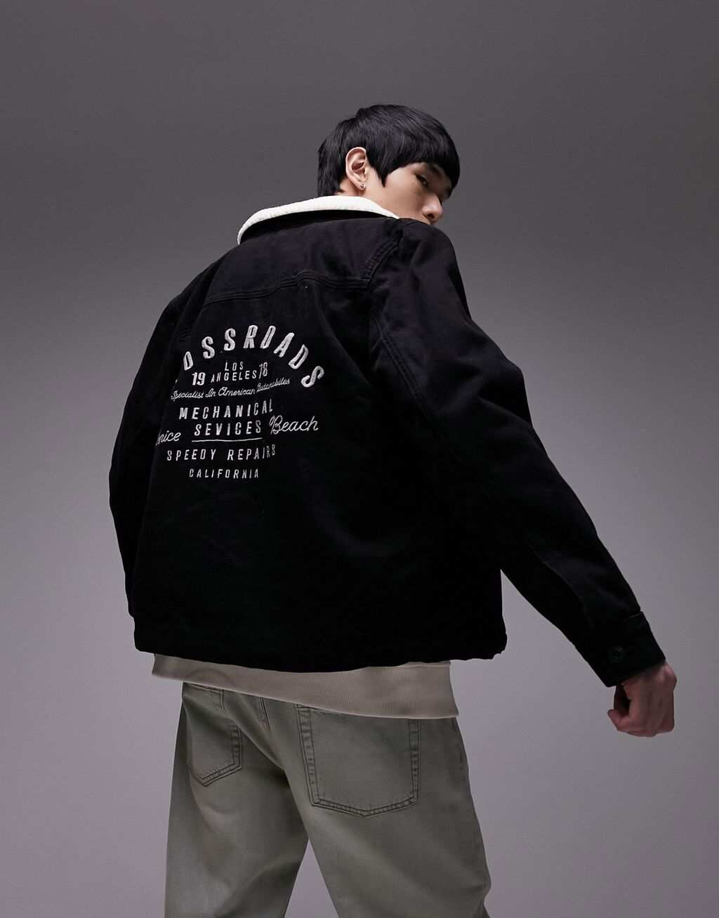 

Черная джинсовая куртка с воротником борг и вышивкой Topman, Черный