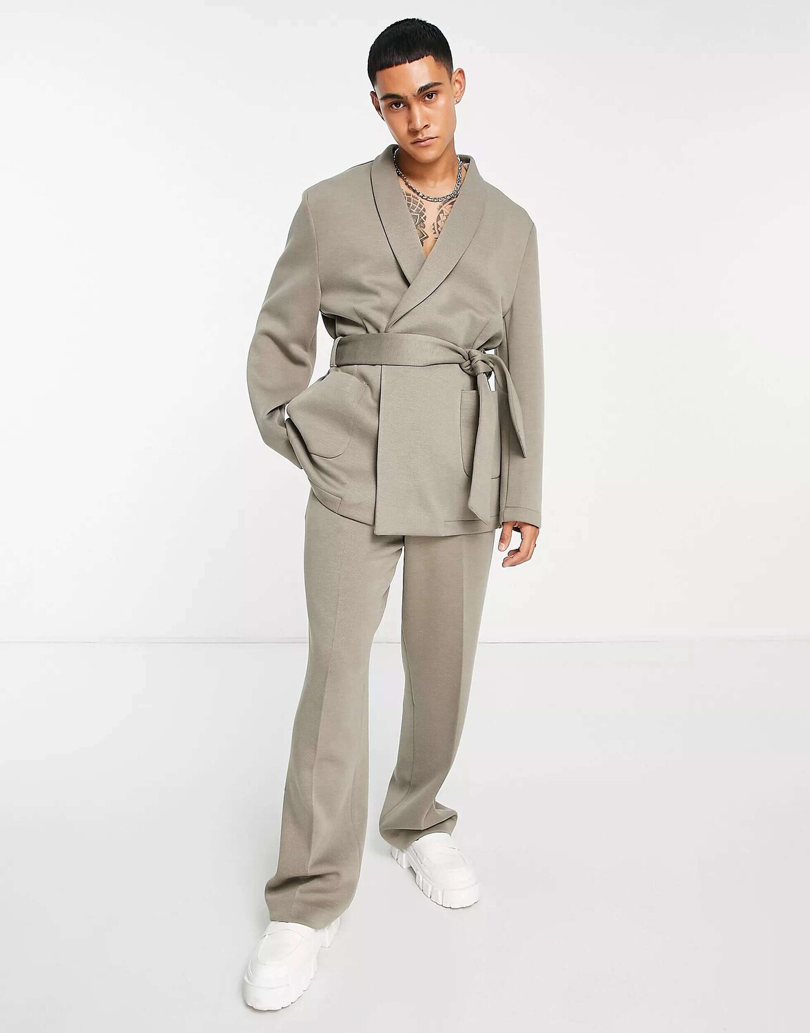 

Оверсайз-смокинговый пиджак из саржевого твила ASOS