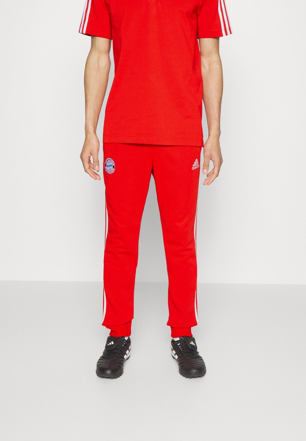 

Спортивные брюки Adidas