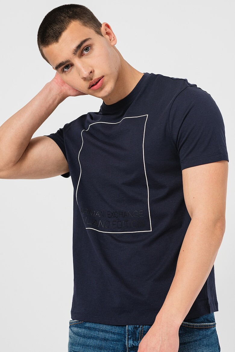

Футболка с фигурным принтом Armani Exchange, белый