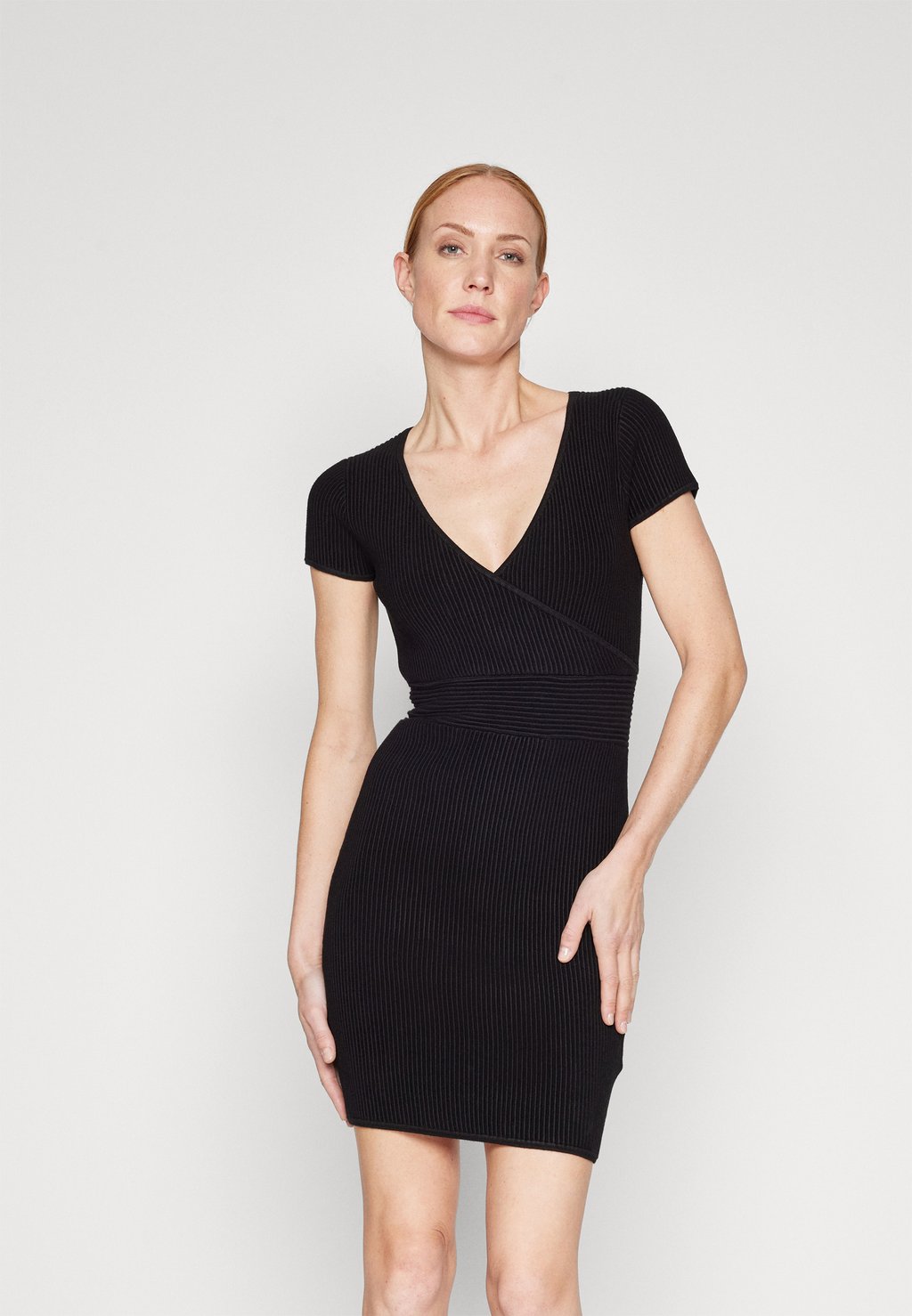 

Платье Guess OTTOMAN ELISE DRESS, цвет jet black