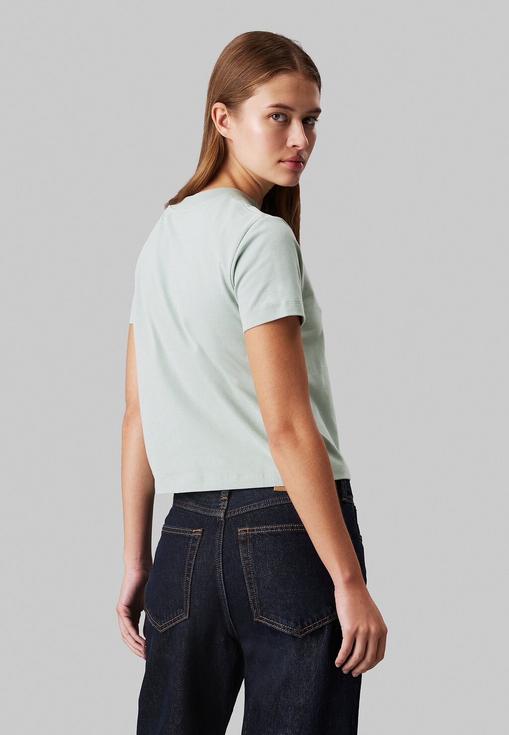 

Базовая футболка MONOGRAM BADGE Calvin Klein, зеленый