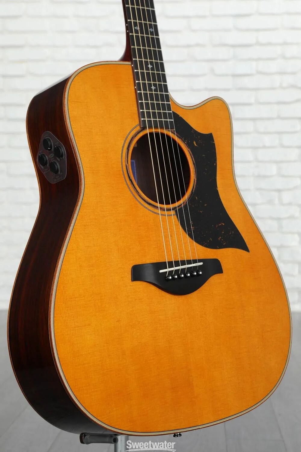 

Yamaha A5R ARE Dreadnought в разрезе — винтажный натуральный