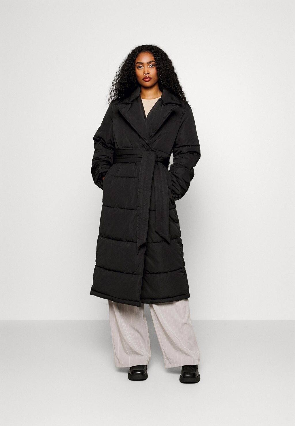 

Зимнее пальто Yasluffa Coat YAS, черный