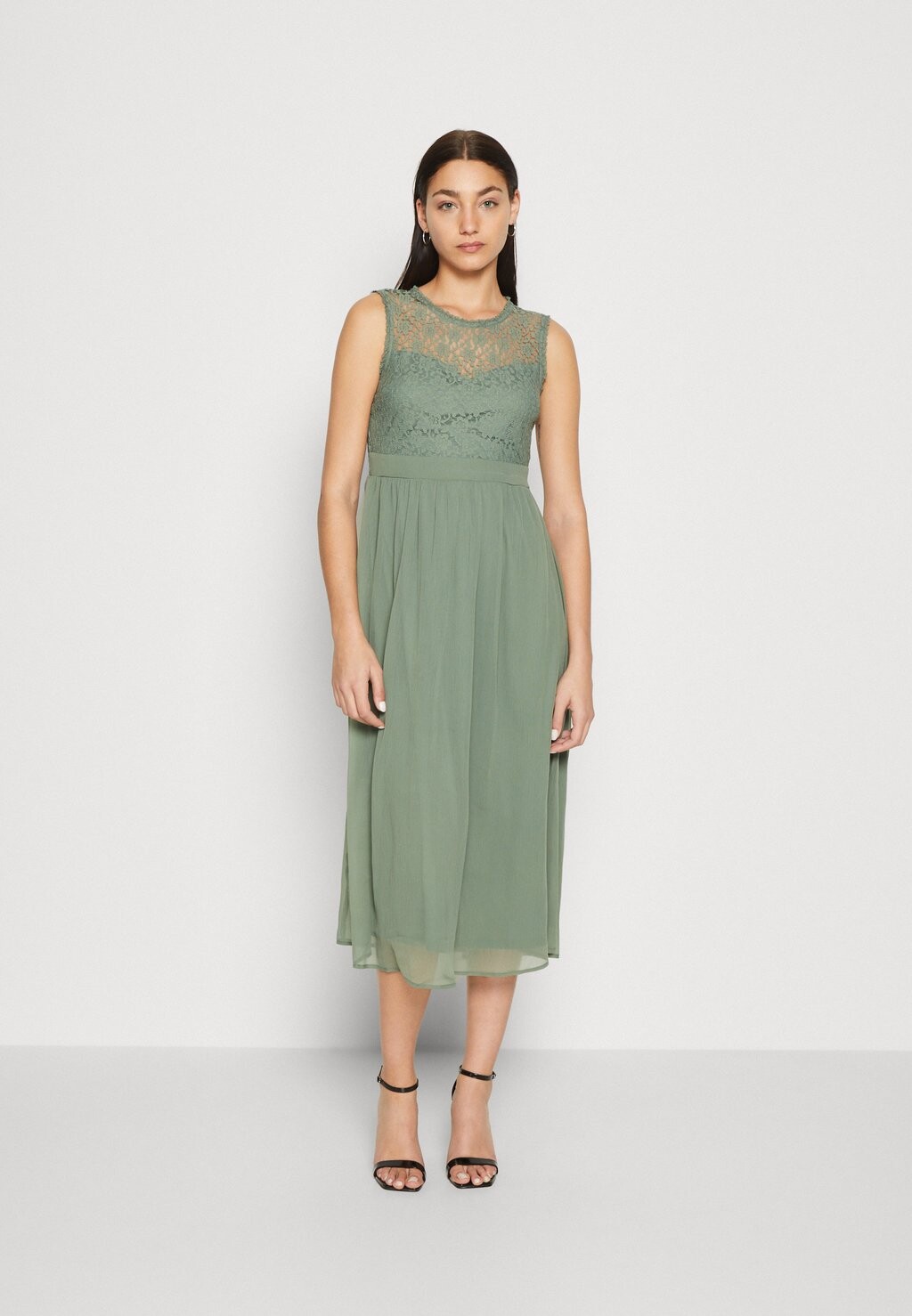 

Коктейльное платье Vero Moda