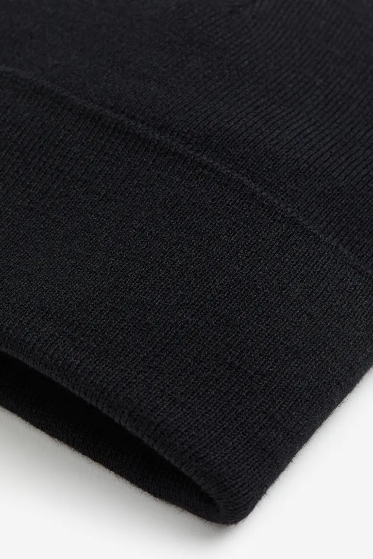 

Мягкая шапка тонкой вязки H&M, черный