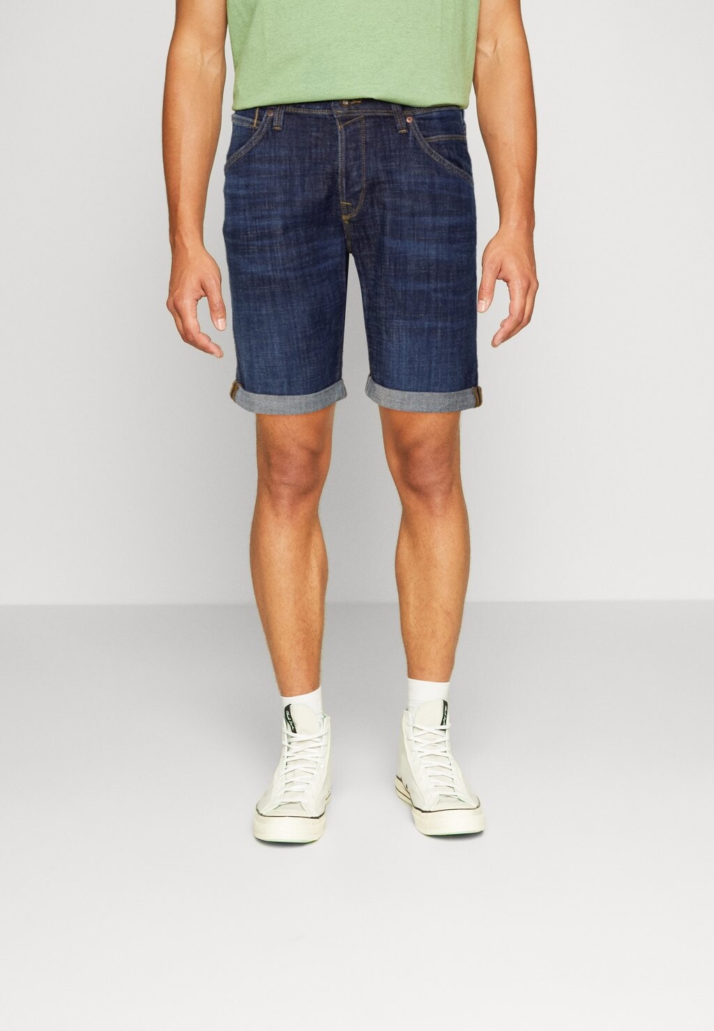 

Джинсовые шорты Jack & Jones
