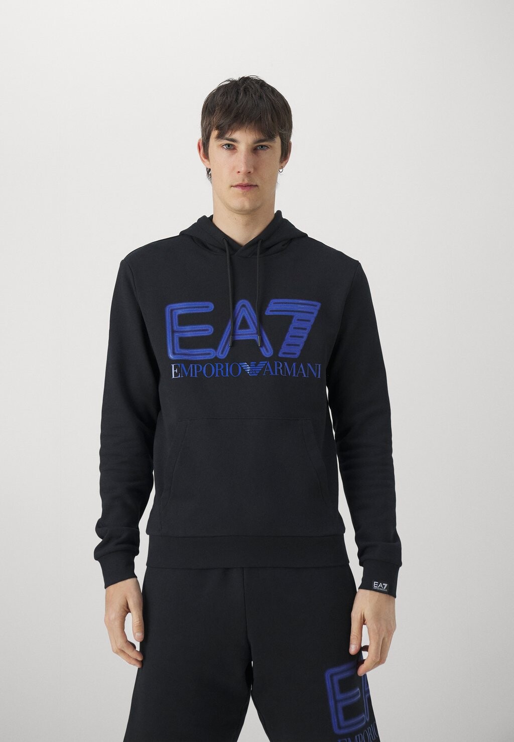 

Толстовка EA7 Emporio Armani, черный