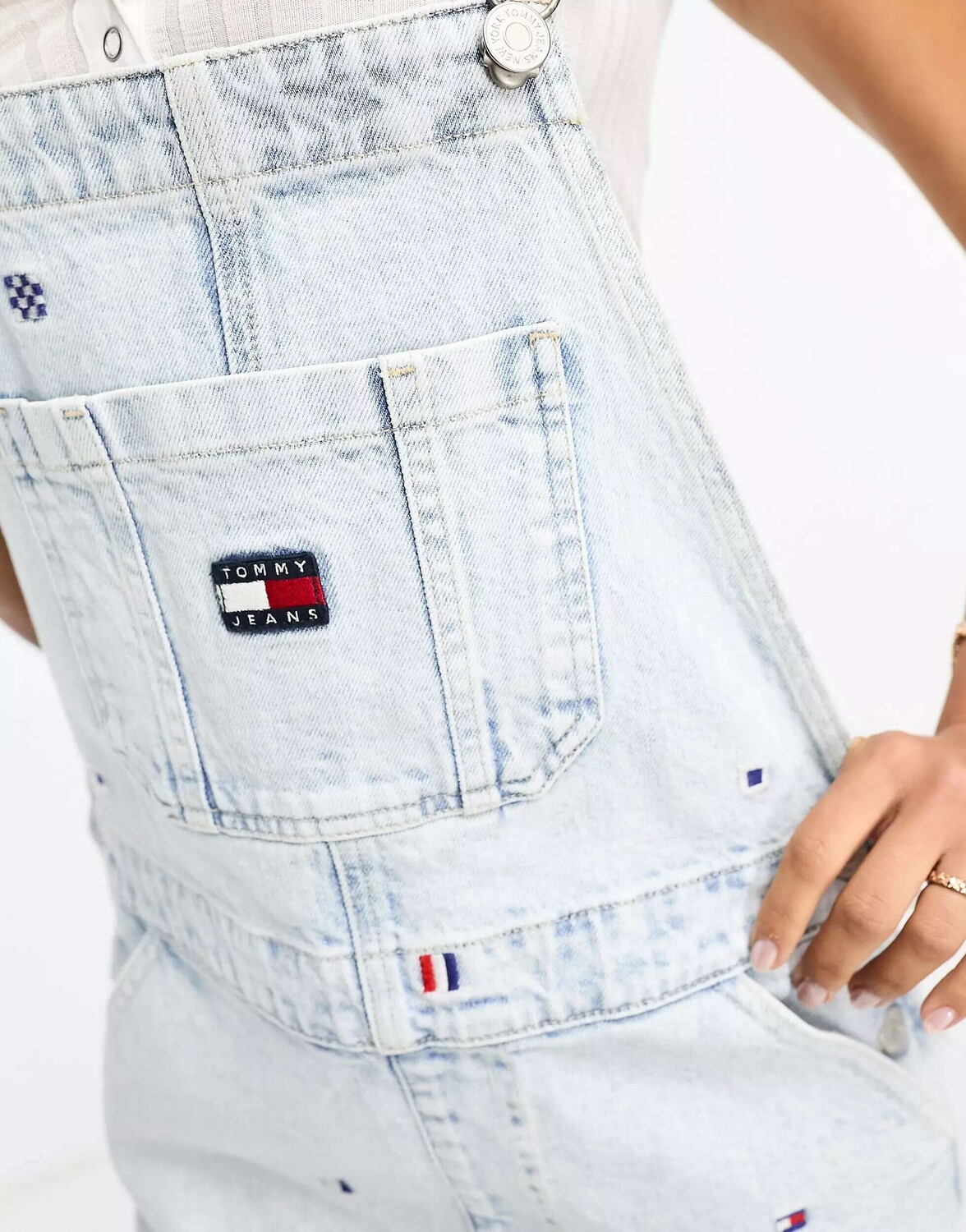 

Светлое платье-комбинезон Tommy Jeans
