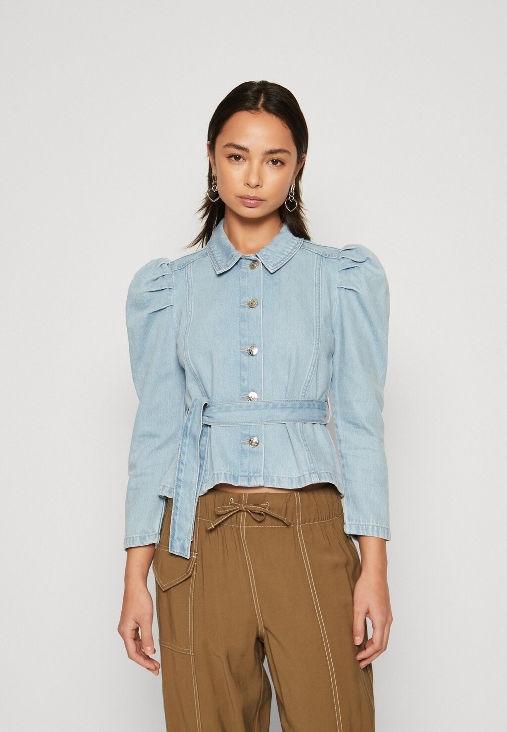 

Рубашка Onljules Belt ONLY Petite, цвет light blue denim