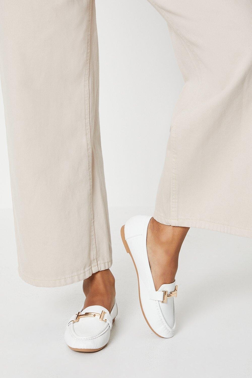 

Хорошо для подошвы: лоферы Nelly с комфортной отделкой Dorothy Perkins, белый