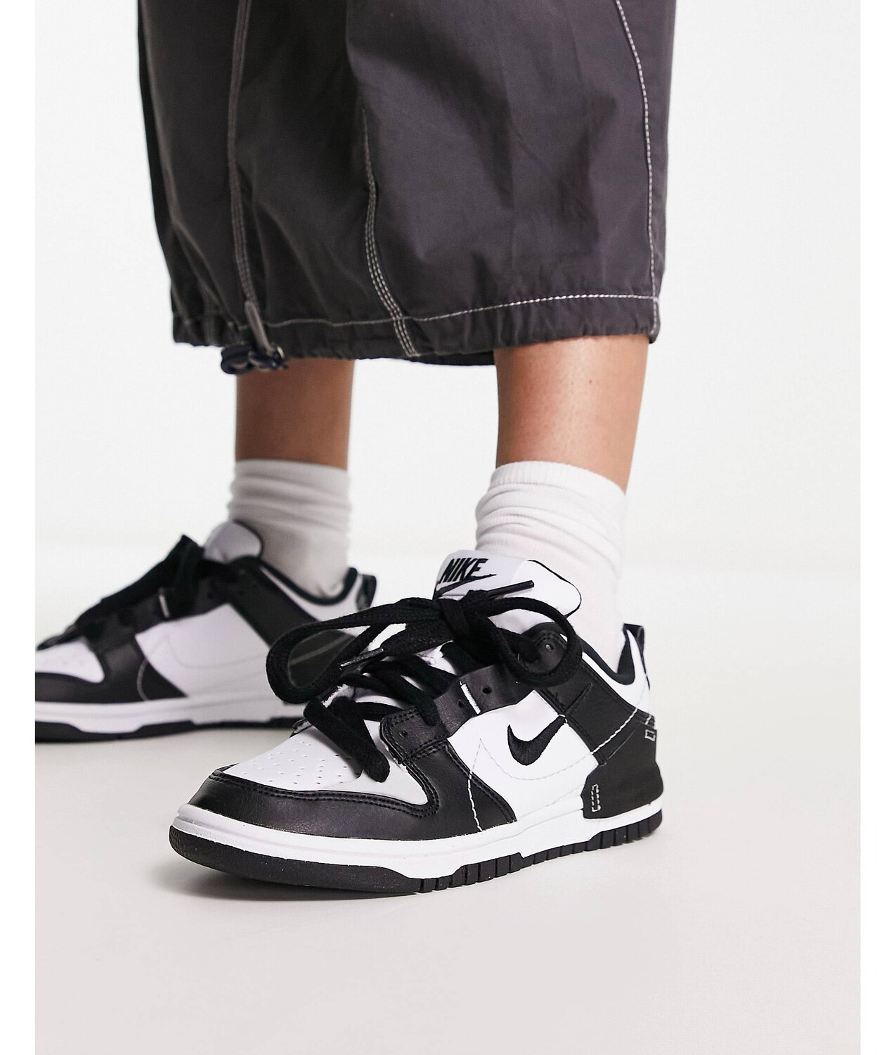 

Черно-белые кроссовки Nike Dunk Low Disrupt 2