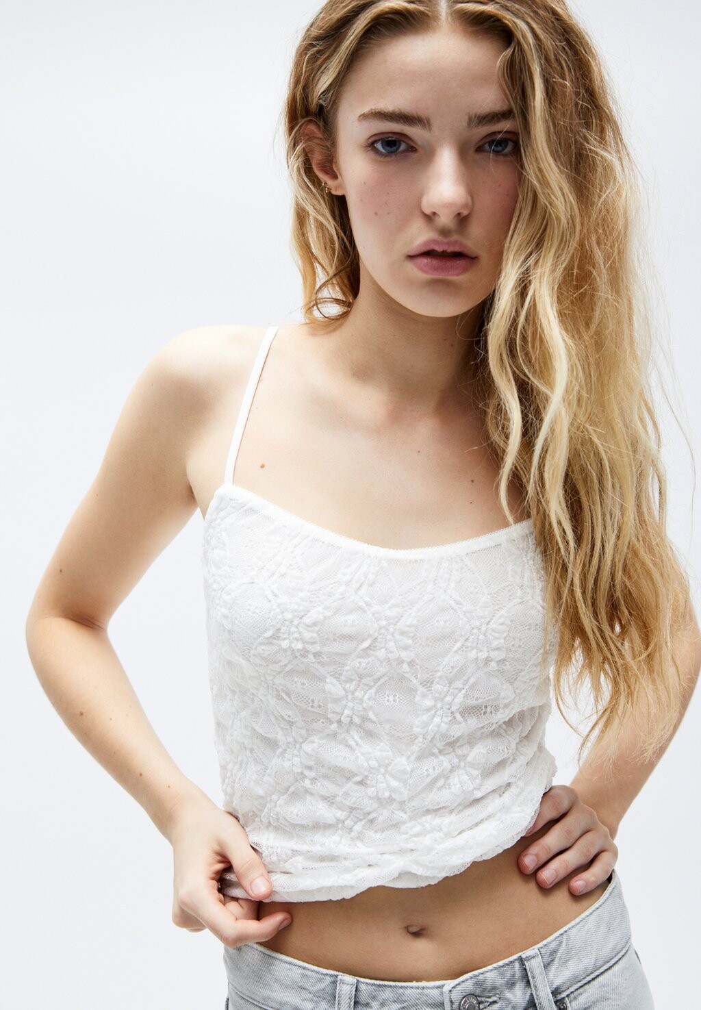 

Топ STRAPPY CAMISOLE PULL&BEAR, цвет white