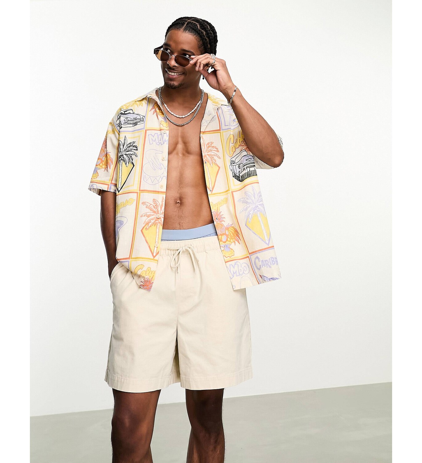 

Рубашка цвета экрю с принтом Bershka Tropical Cuba