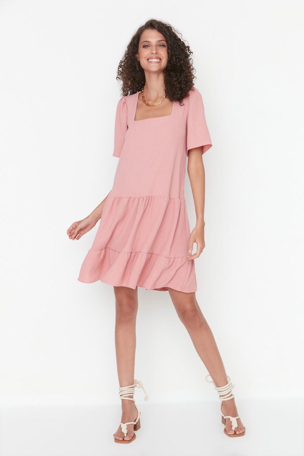 

Тканое платье Dusty Rose с квадратным воротником Trendyol, розовый