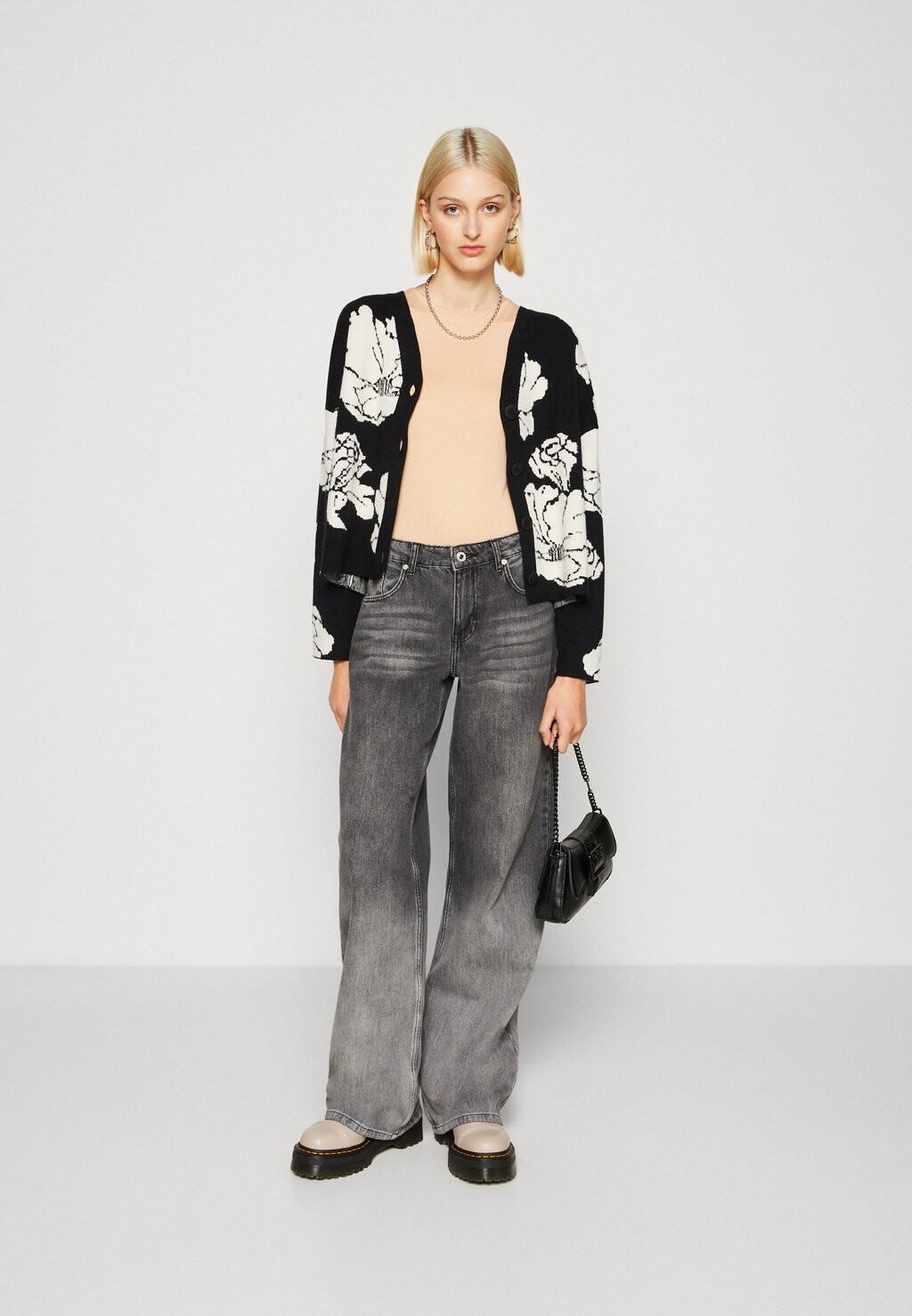 

Кардиган Vero Moda КАРДИГАН VMFLORA V NECK, цвет black/birch