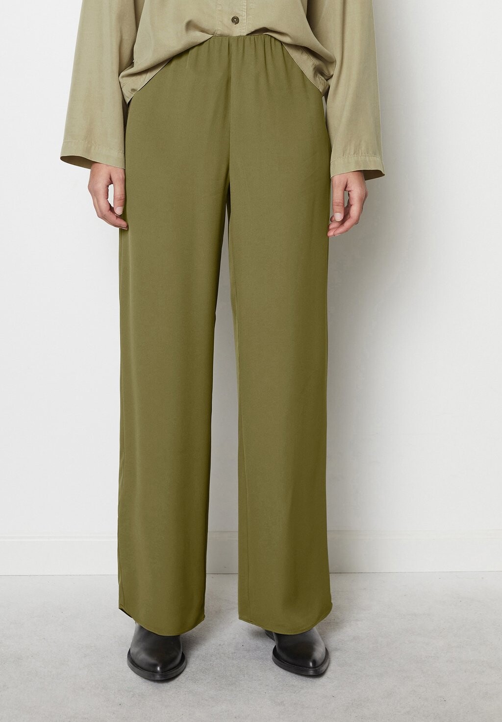 

Брюки SCHLUPF WIDE AUS FLIESSENDEM Marc O'Polo, цвет cedar green