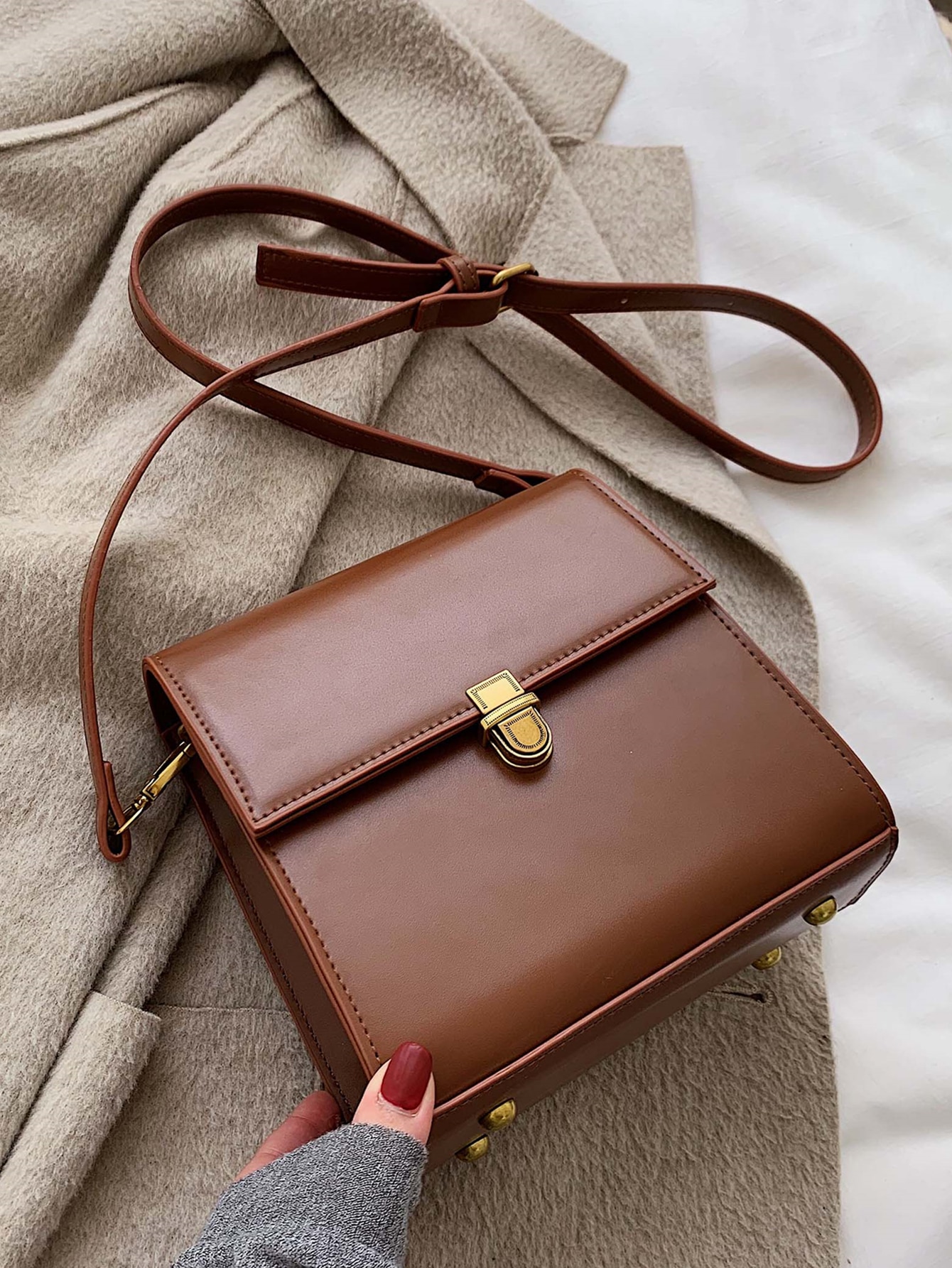 Мини-минималистичная сумка через плечо с замком, коричневый