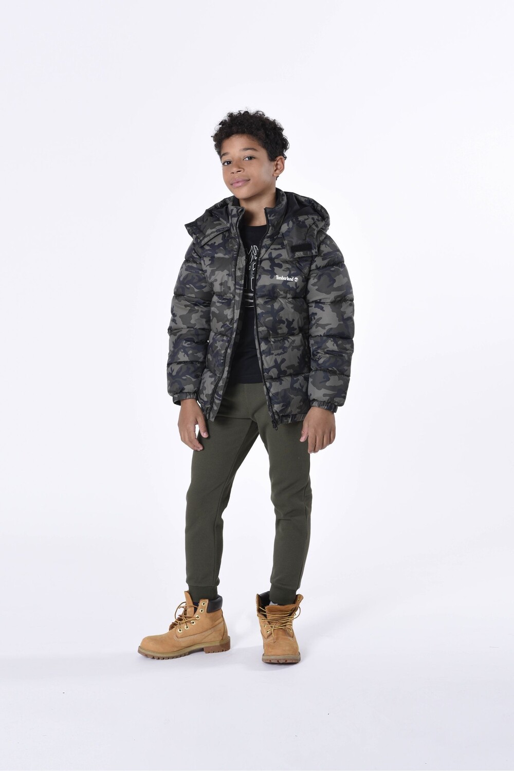 

Зеленое пальто с логотипом и камуфляжным принтом Timberland, зеленый