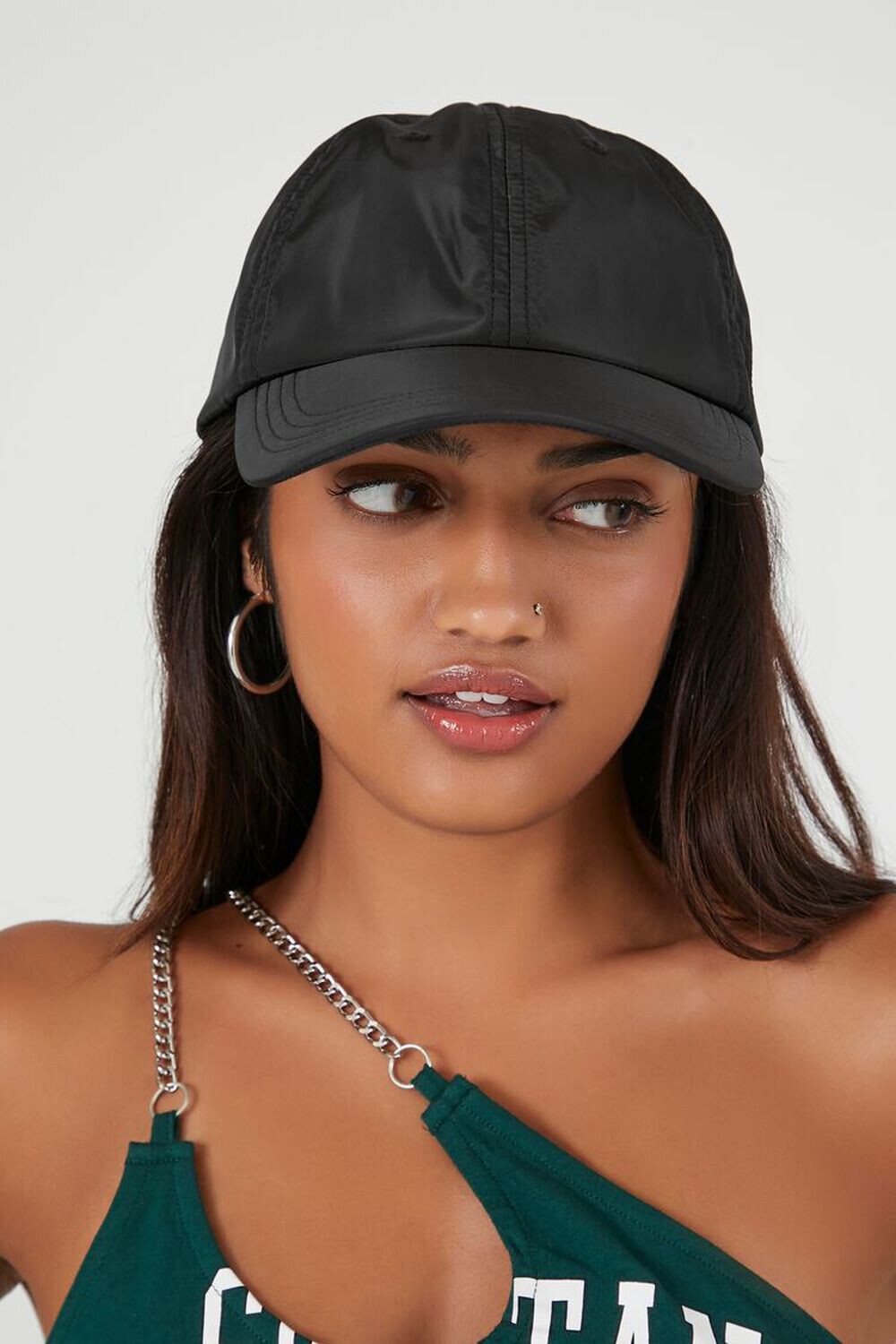 

Бейсбольная кепка с изогнутыми полями Forever 21, черный