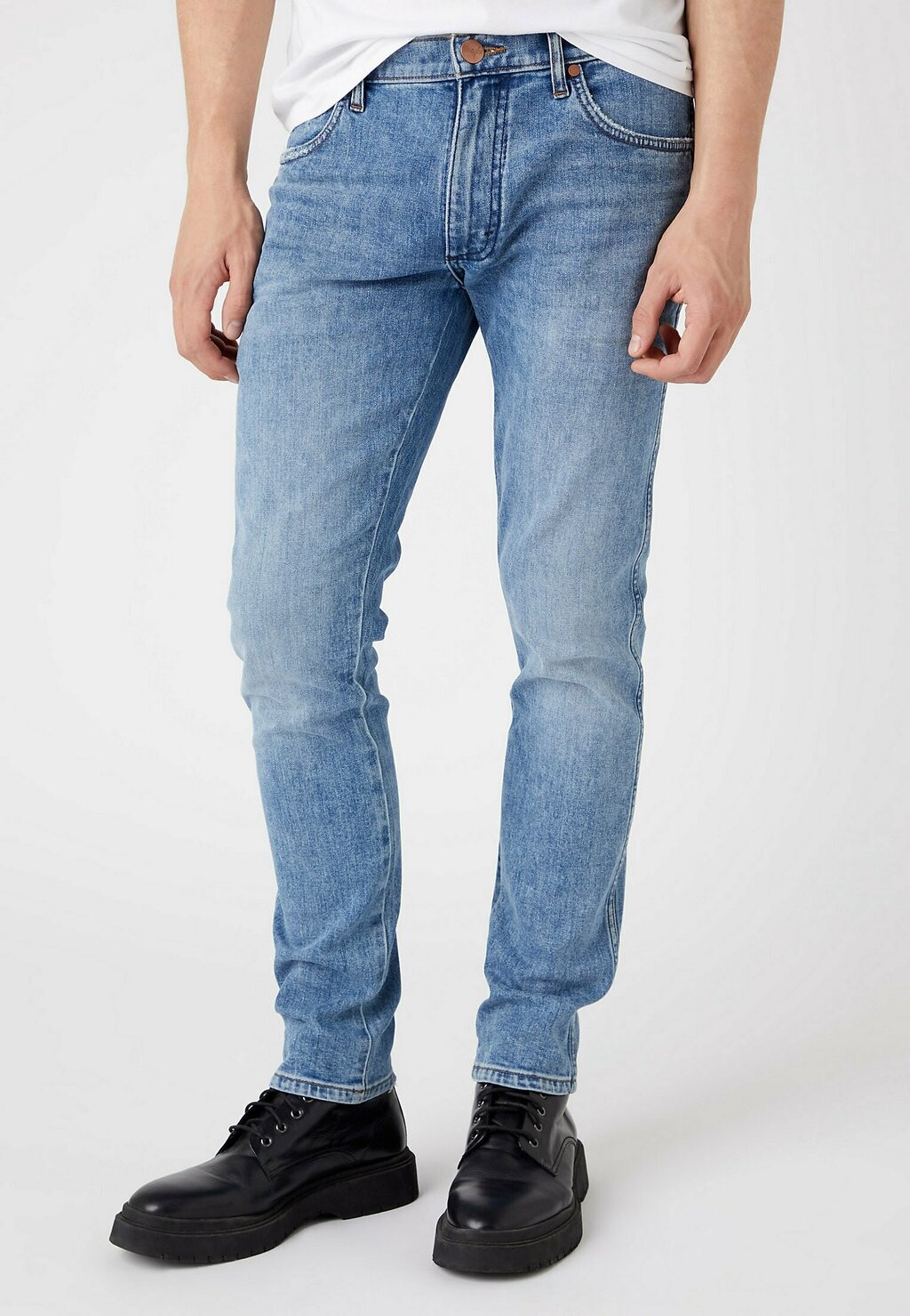 

Джинсы Slim fit Wrangler