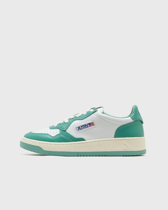 

Кроссовки Autry Action Shoes Wmns Medalist Low, цвет leat/leat wht/malachi