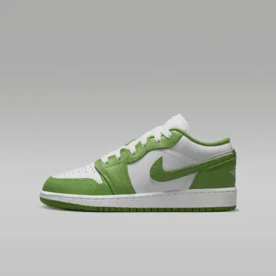 

Кроссовки Jordan Air 1 Low SE, цвет White/Lightning/Chlorophyll