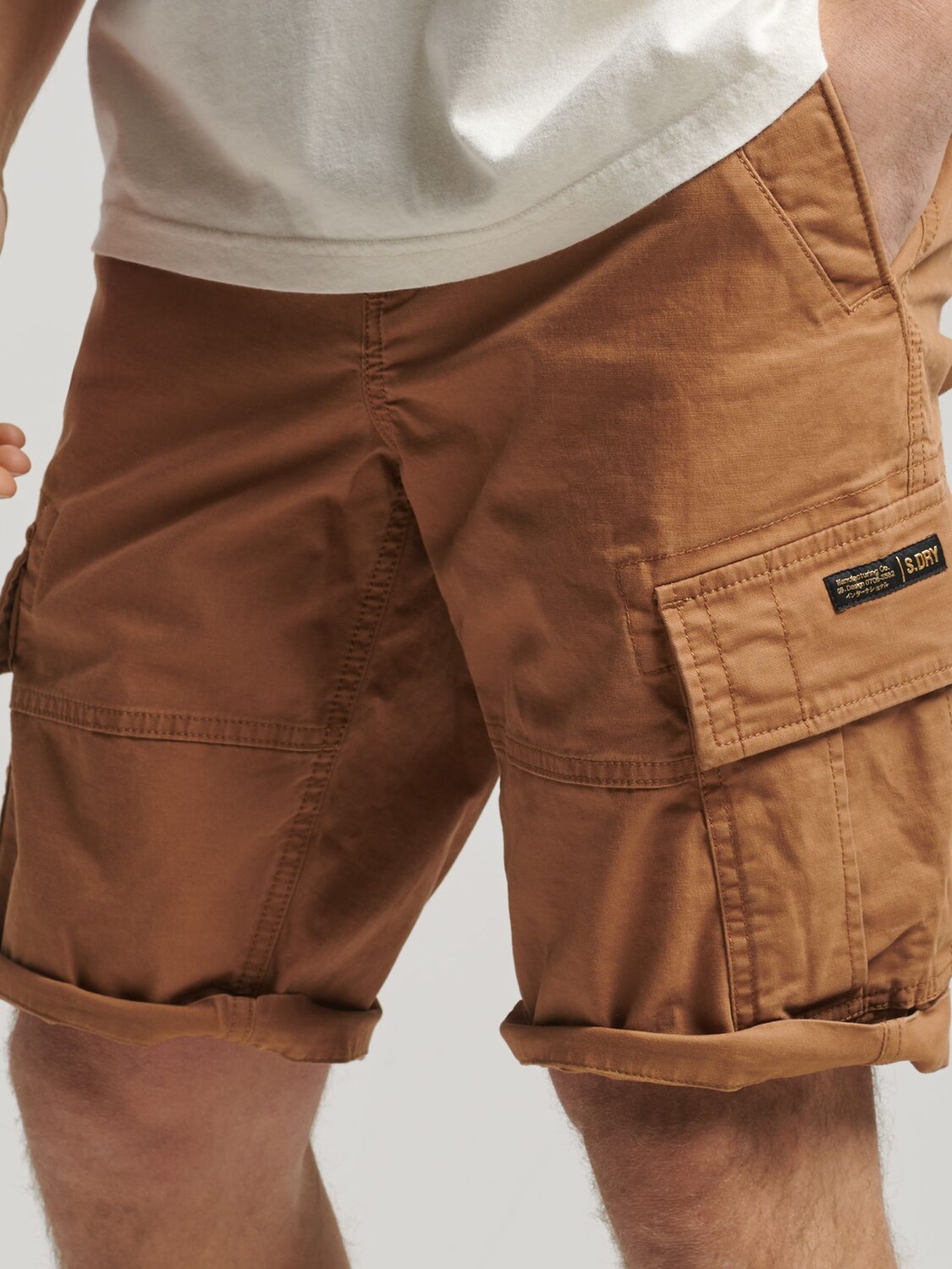 

Шорты-карго Superdry из органического хлопка, джинсовая ткань, табак