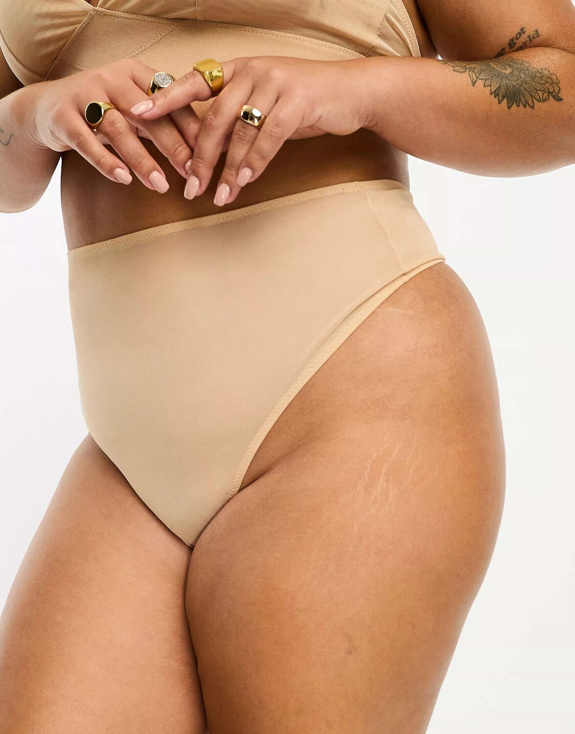 

Бежевые гладкие сетчатые стринги с завышенной талией ASOS Curve Mila