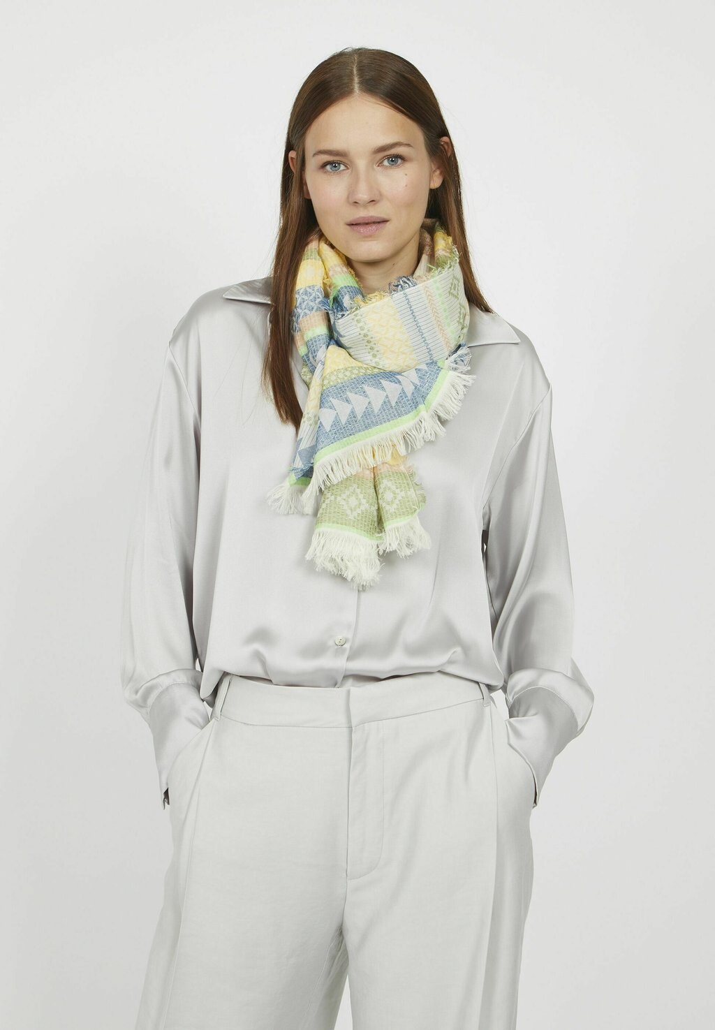 

Шарф JACQUARD MIT DIGITALEM ETHNO Codello, цвет grün