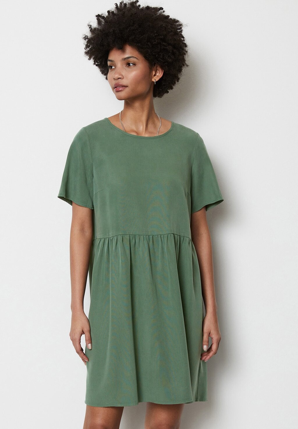 

Дневное платье SHORT SLEEVE Marc O'Polo DENIM, цвет turf green
