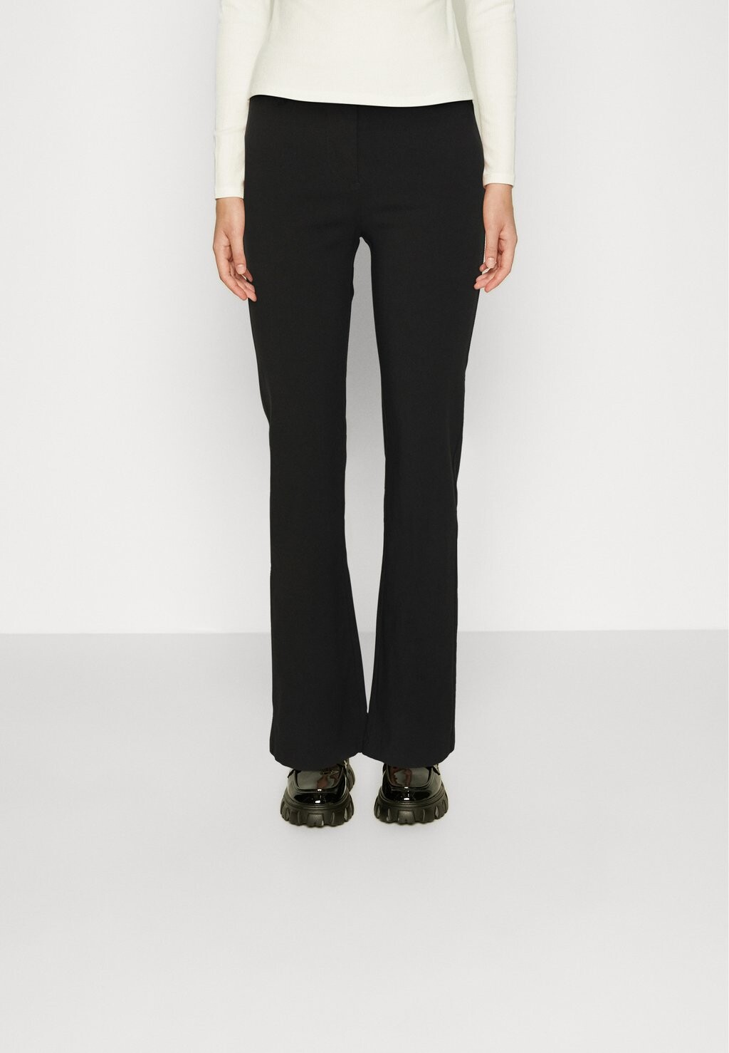 

Брюки Vero Moda, черный