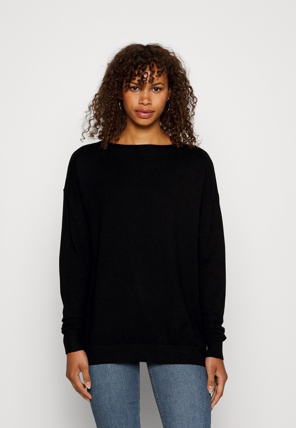 

Свитшот Vero Moda VMKARIS BOATNECK BOXY, черный