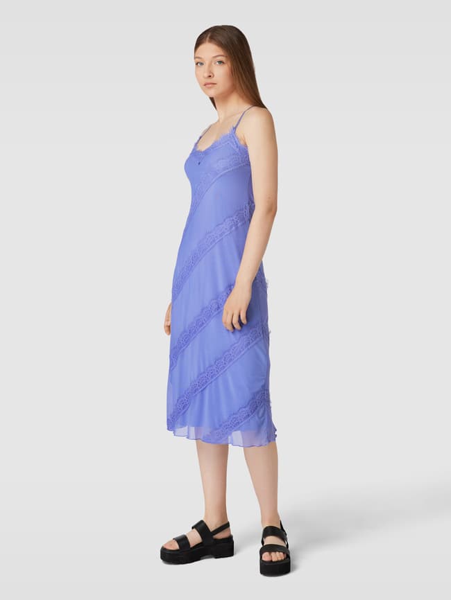 Платье длиной до колена с кружевной отделкой Review, фиолетовый