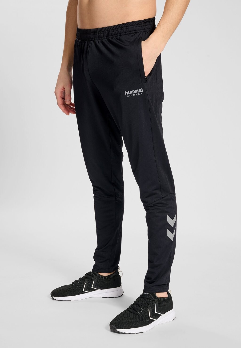 

Спортивные брюки Hummel, черный