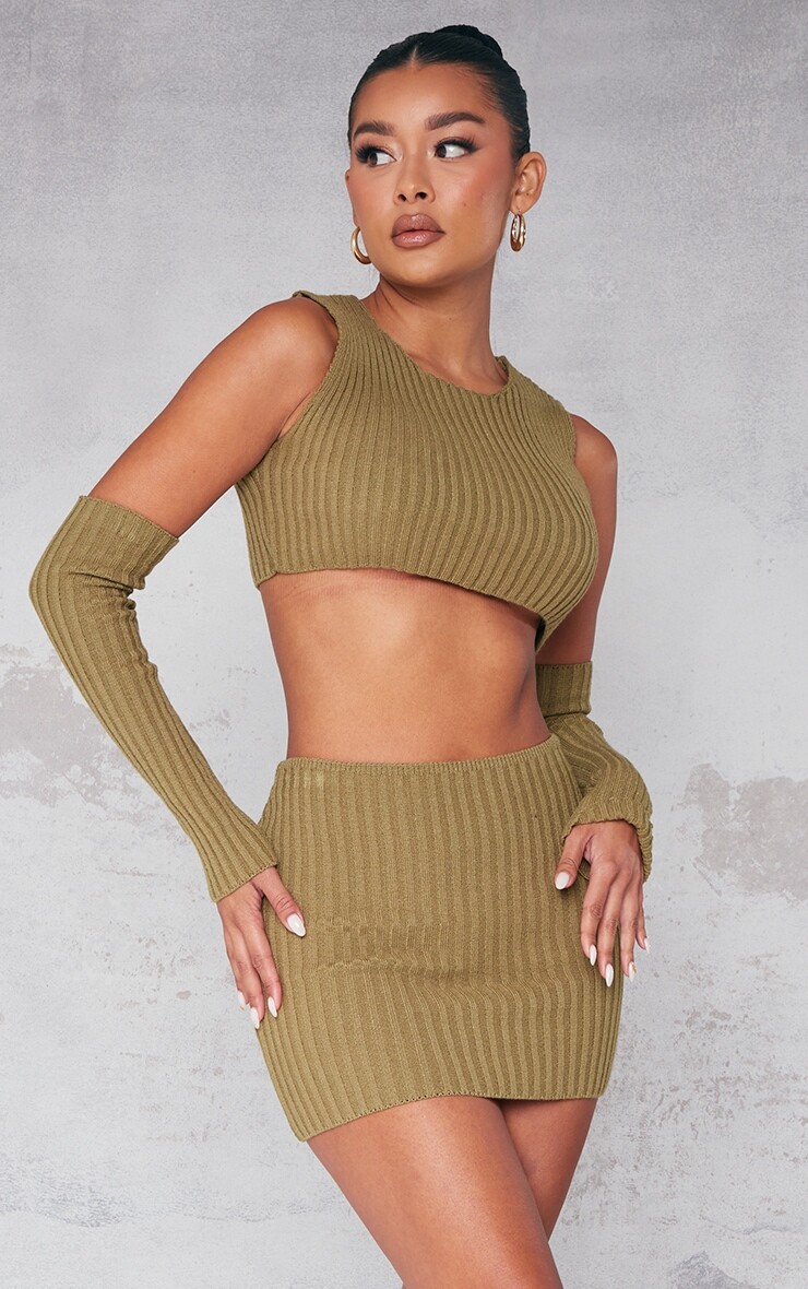 

PrettyLittleThing Мягкий трикотажный топ в рубчик светло-хаки с рукавами