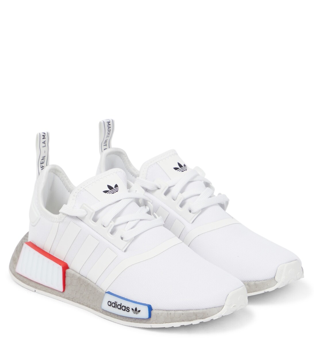 цена Кроссовки NMD R1 Adidas Originals, белый