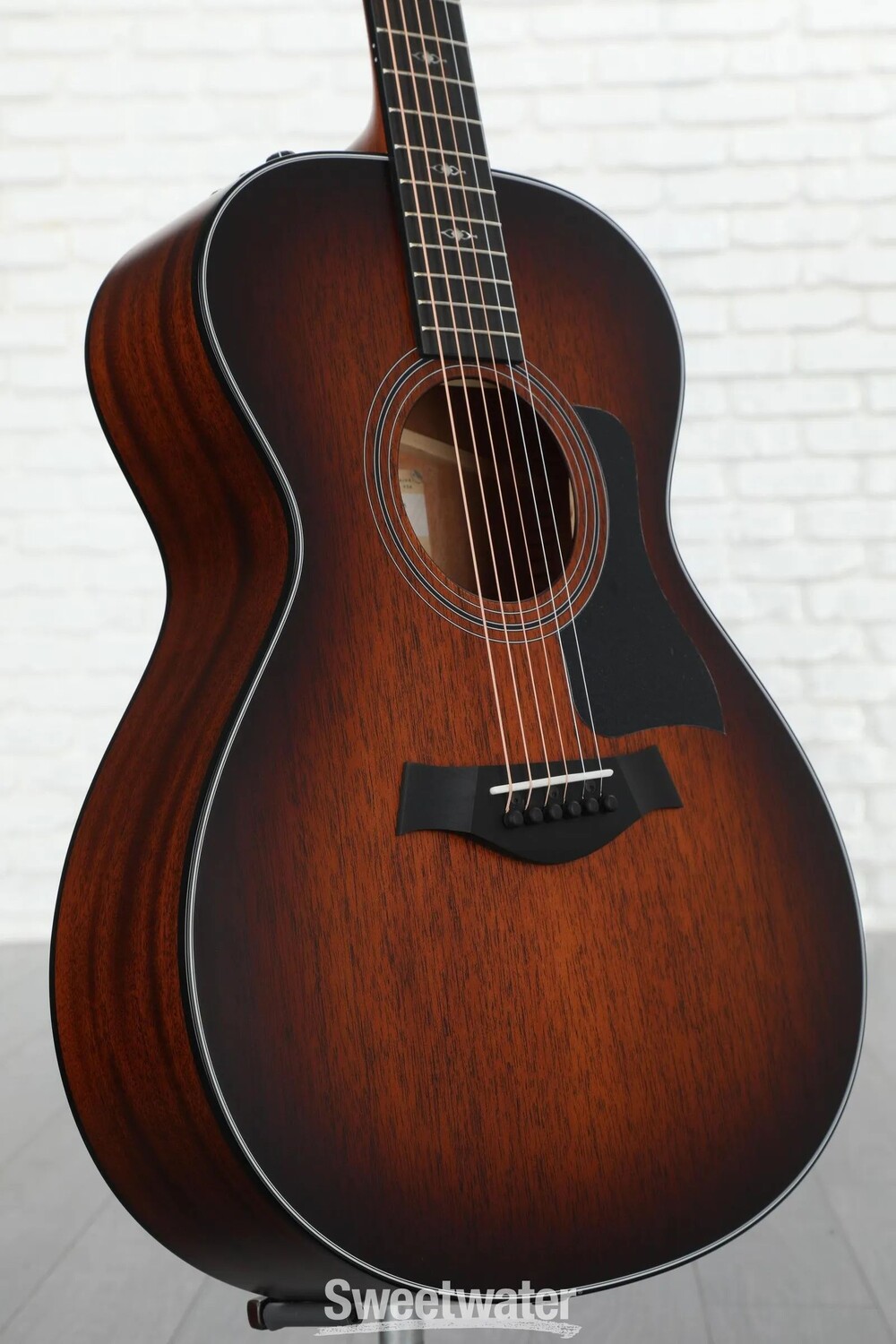 

Акустико-электрическая гитара Taylor 322e - Shaded Edgeburst