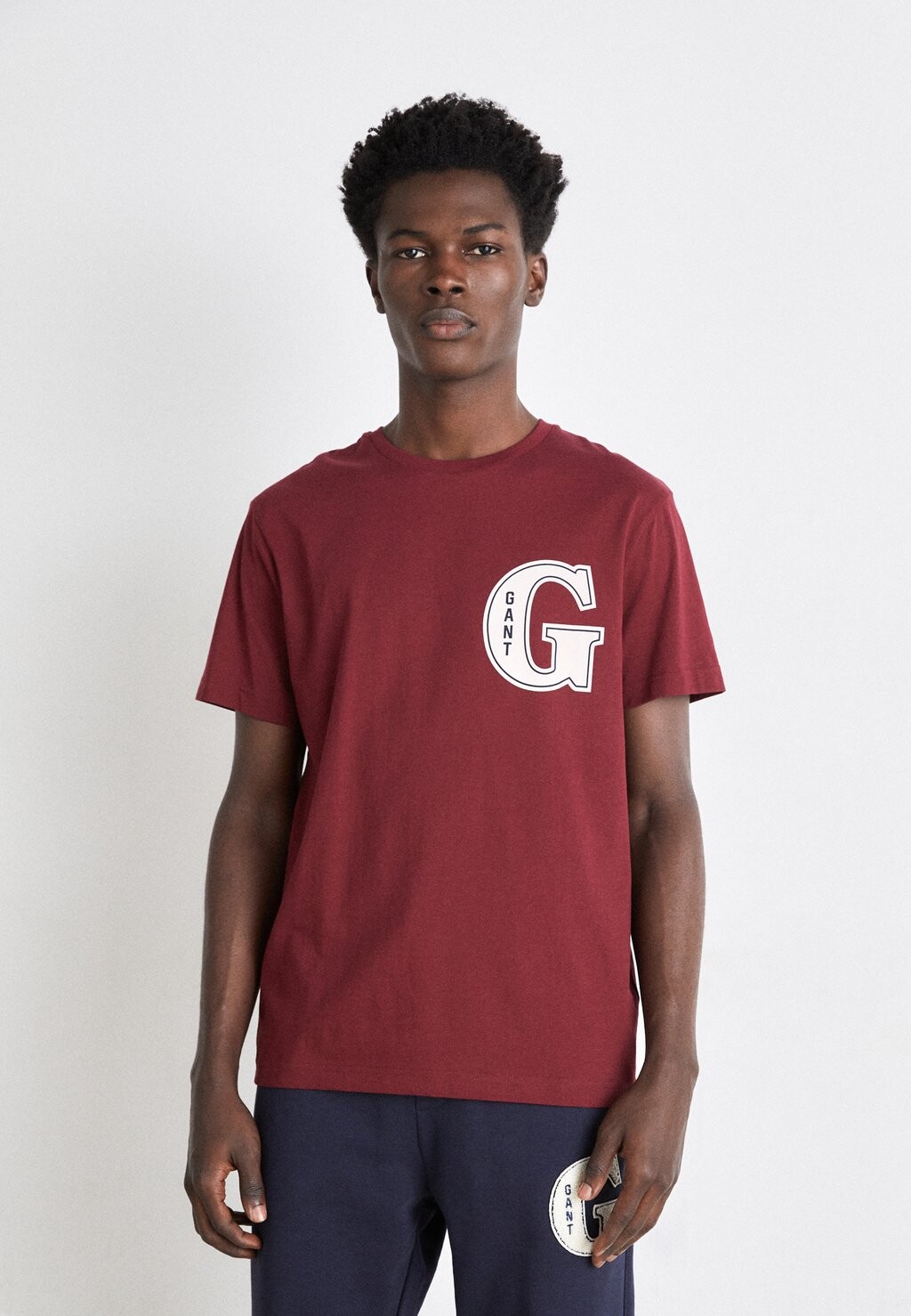 

Футболка с принтом GRAPHIC GANT, объемный красный