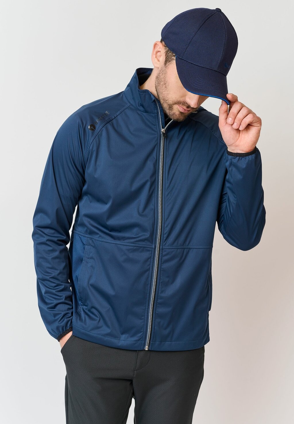 

Ветровка Backtee