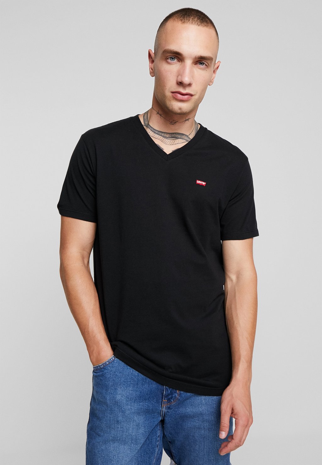Базовая футболка Original V-Neck Levi's, цвет mineral black