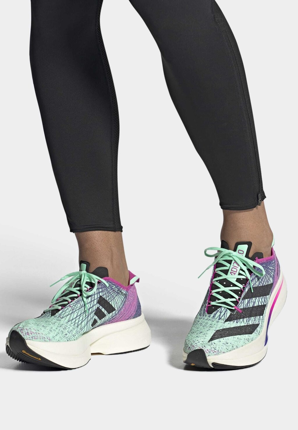

Кроссовки Adidas